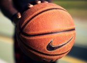 开云在线直播-赛道与球场，当F1争冠焦点遇上雷霆封锁雄鹿