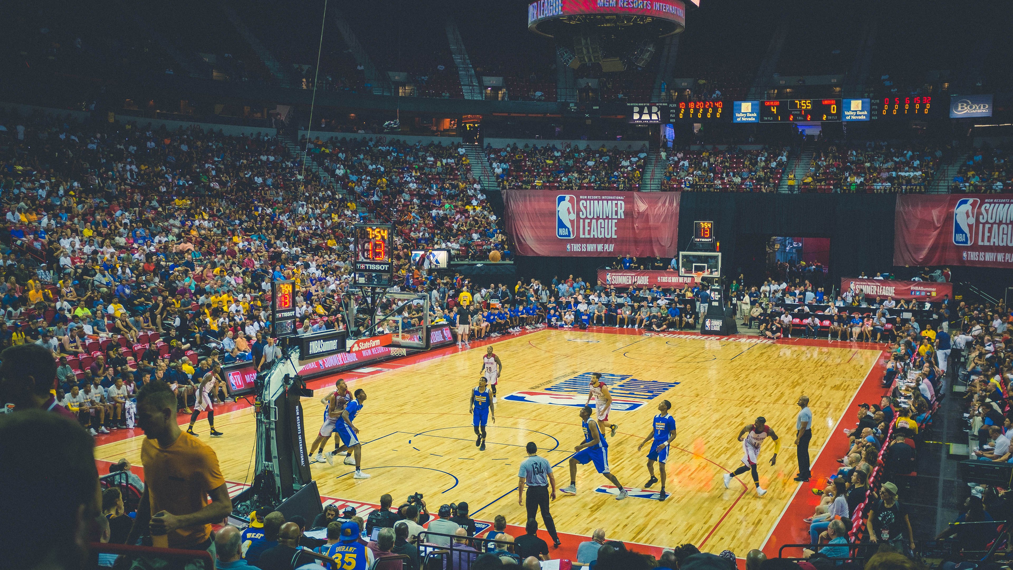 霍勒迪末节狂飙19分，马刺鏖战险胜浙江显冠军底蕴