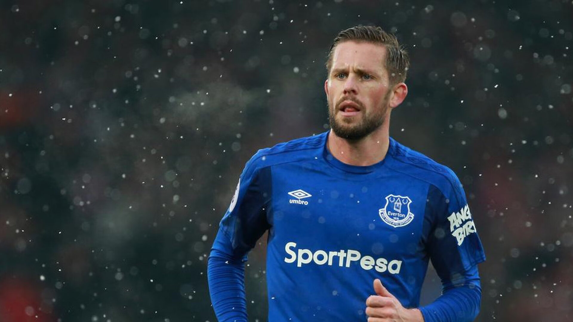 戈贝尔进攻端化身无解杀器，篮网稳扎稳打力克火箭