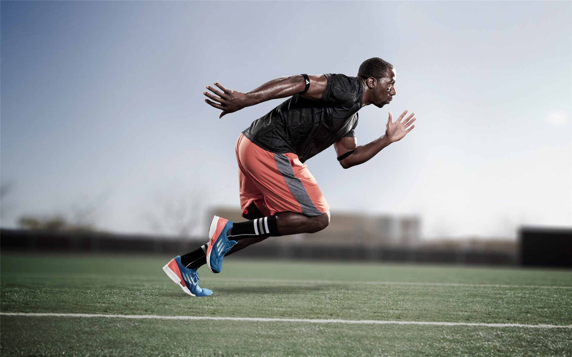 足球的双面叙事，哈兰德爆发映衬阿根廷粉碎洪都拉斯的战术启示